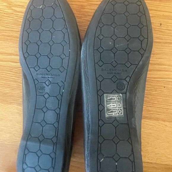Black Balenciaga studded flats. - Picture 4 of 7